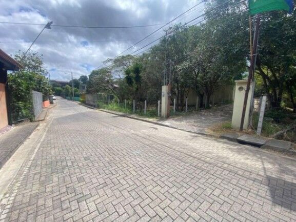Venta de Lote en Escazú, San José. RAH 26-1057 en Escazú, San José — $98,000