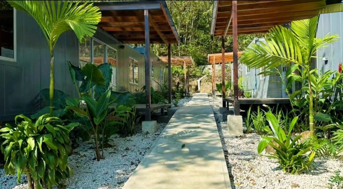 Propiedad de Alta Rentabilidad con Uso Mixto en Playa Hermosa in Cóbano, Puntarenas — $5,250,000