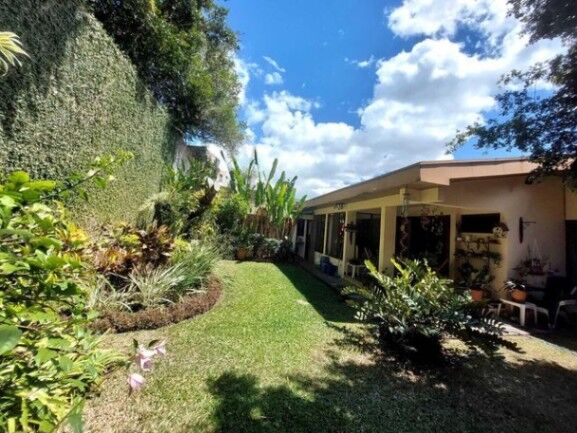 Venta de Casa en Mata Redonda, San José. RAH 26-998 in Mata Redonda, San José — $350,000