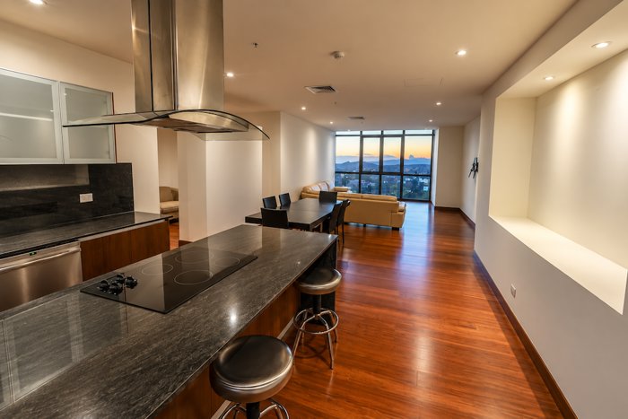 Apartamento de 2 Habitaciones + Sala de TV en Metropolitan Tower en Mata Redonda, San José — $369,000 - Foto 3 de 30