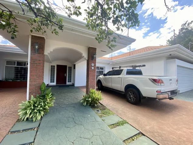 CASA EN VENTA EN SAN RAFAEL ESCAZÙ en San Rafael, Escazú, San José — $490,000 - Foto 3 de 7
