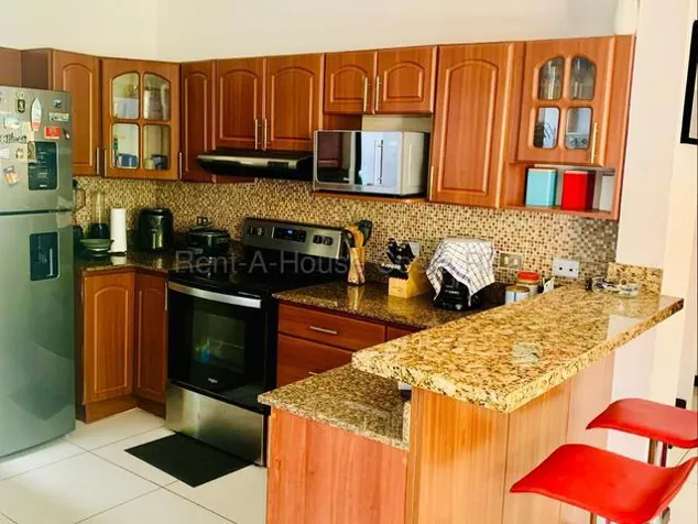 Venta de Casa en Condominio Brasil de Santa Ana. RAH 27-467 in Brasil, Santa Ana, San José — ₡ 105 000 000 - Photo 3 of 16