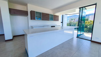 Venta de apartamento en torre en San Rafael Escazú en San Rafael, Escazú, San José — $350,000 - Foto 4 de 11