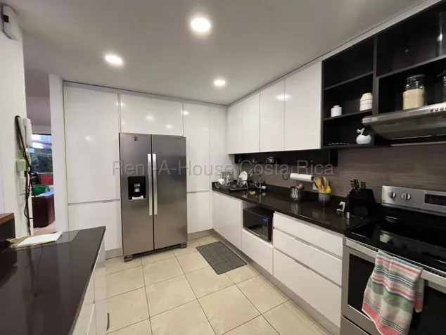 CASA EN VENTA EN SAN RAFAEL ESCAZÙ in San Rafael, Escazú, San José — $240,000
