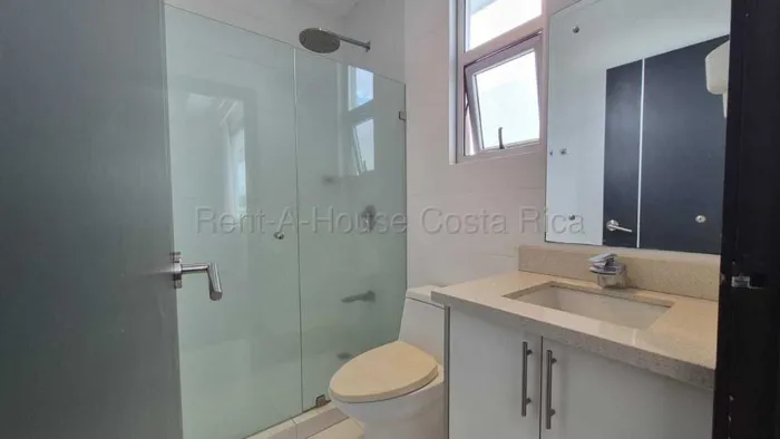 Venta de Casa en Piedades de Santa Ana. RAH 27-716 in Piedades, Santa Ana, San José — $405,000 - Photo 2 of 12