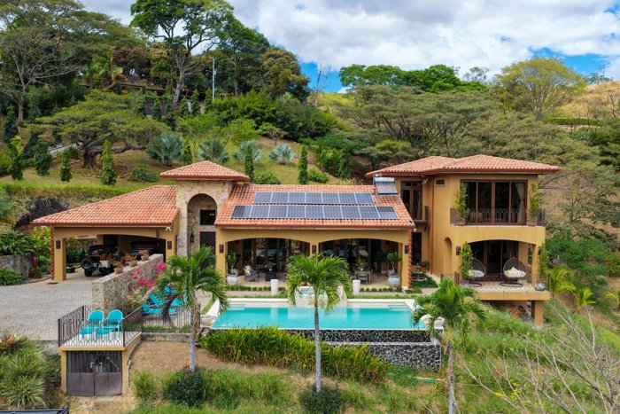 Luxury Tuscan Estate With Infinity Pool & View - Atenas en Atenas, Alajuela — $1,750,000
