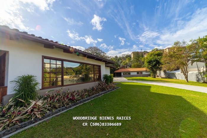 Casa de lujo venta Escazú San Rafael / jardines grandes en Escazú, San José — $1,800,000