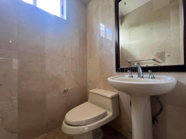 Venta de Casa en Pozos de Santa Ana. in Pozos, Santa Ana, San José — $695,000