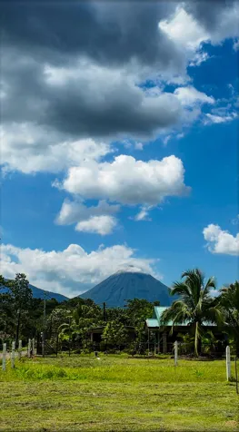 Se vende lote de 880m2 con Vista al Volcán a 8km de La Fortuna in La Fortuna, San Carlos, Alajuela — ₡ 40 000 000