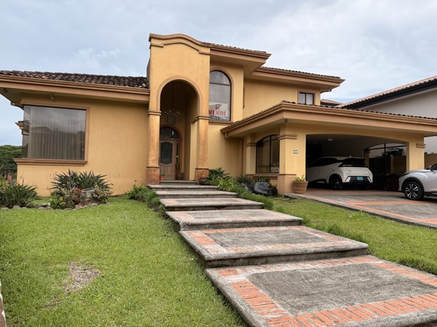 Venta - Villa Bellagio - Lomas del Zurquí - Heredia, San Isidro in San Isidro, Heredia — $750,000