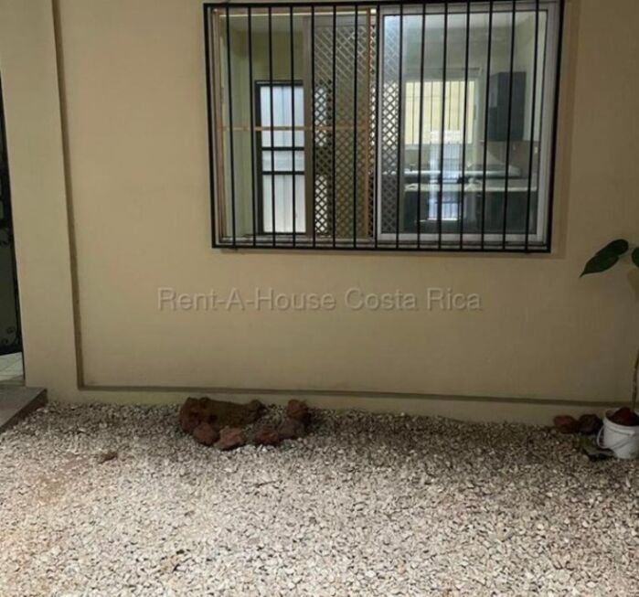 APARTAMENTO EN ALQUILER  EN CURRIDABAT in Curridabat, San José — ₡ 300 000