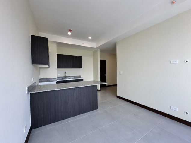 VENTA DE APARTAMENTOS EN TORRE LOS YOSES, SAN PEDRO in San Pedro, Montes De Oca, San José — $185,500 - Photo 2 of 12