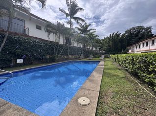 Exclusivo Townhouse en Venta en Pozos de Santa Ana, Costa Rica. in Pozos, Santa Ana, San José — $215,000 - Photo 5 of 37