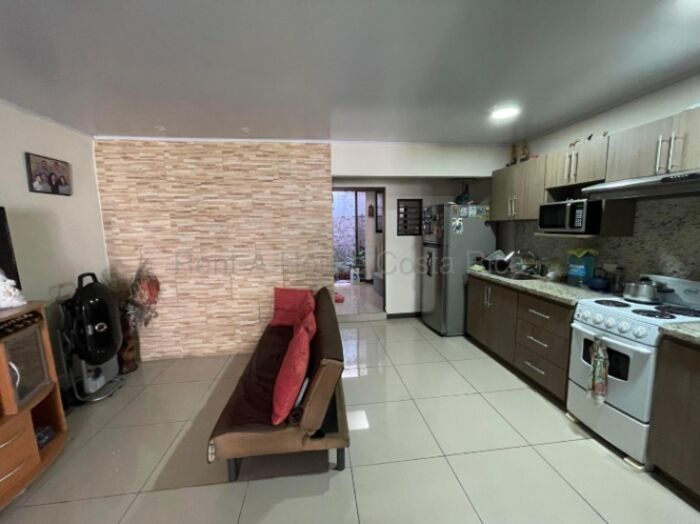 Venta casa en condominio con 4 habitaciones y gran ubicación #26-1913 GS en Zapote, San José — $156,800