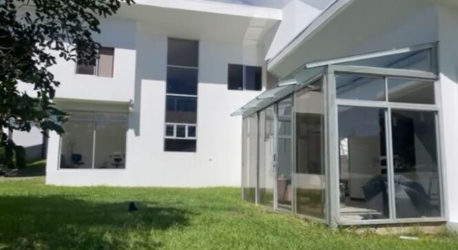SE VENDE PRECIOSA CASA EN HEREDIA.  en San Isidro, Heredia — $320,000