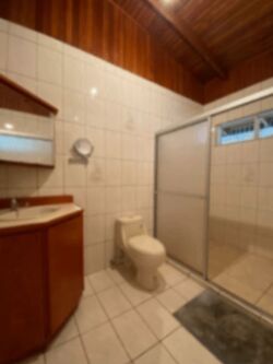 CASA CON JARDÍN EN VENTA EN PLENO CENTRO DE PÉREZ ZELEDÓN. in San Isidro De El General, Pérez Zeledón, San José — $199,999