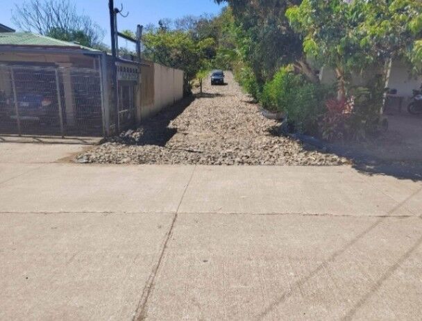 SE VENDE BELLA PROPIEDAD CASI EN EL CENTRO DE PALMARES.  en Palmares, Alajuela — ₡ 21 500 000