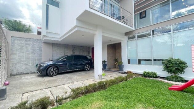 Venta de Casa en San Rafael de Escazû. RAH 25-1812 in San Rafael, Escazú, San José — $250,000