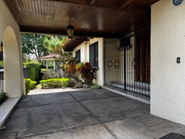 Alquiler de Amplia casa en Rohrmoser Cod RA 1124 in Pavas, San José — $6,500