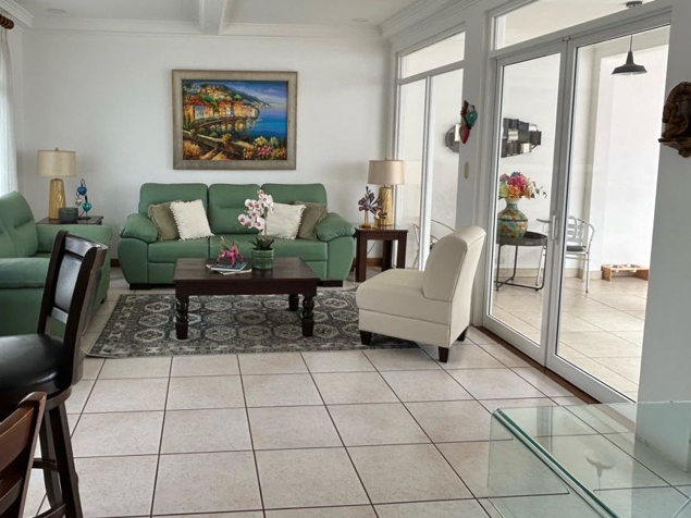 Oportunidad! En Rohrmoser. Preciosa casa de 4 habitaciones en Pavas, San José — $3,400 - Foto 2 de 26