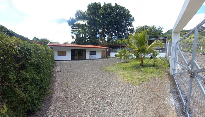 Owner financing! Property with house & apartment for sale in Atenas in San José, Atenas, Alajuela — ₡ 136 000 000 - Photo 2 of 39