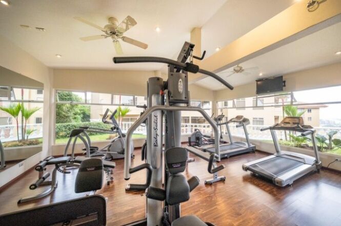 Se alquila apartamento con línea blanca en San Rafael Escazú 26-633 in San Rafael, Escazú, San José — $2,400