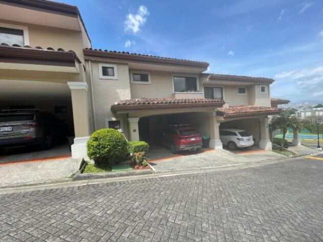 Venta de Confortable Casa en Escazú / Mls. 23-883 OFC JB in Escazú, San José — $325,000
