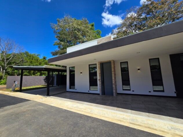 CASA EN VENTA en San José, Atenas, Alajuela — $120,000