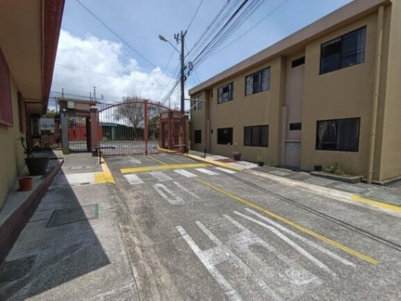 SE VENDE APARTAMENTO EN LA TRINIDAD DE MORAVIA en La Trinidad, Moravia, San José — $85,000