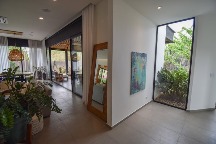Casa de 4 Habitaciones en Condominio Exclusivo en Santa Ana in Santa Ana, San José — $1,250,000 - Photo 3 of 41