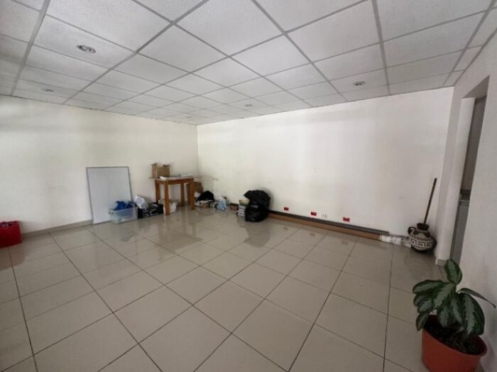 Venta de Edificio Comercial y Residencial en Tibás Llorente en Anselmo Llorente, Tibás, San José — $700,000