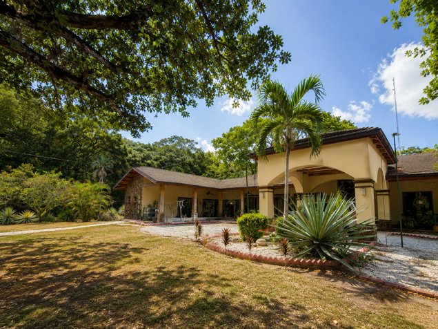 Propiedad de Lujo en Venta en Liberia con Quebrada Natural en Liberia, Guanacaste — $1,400,000