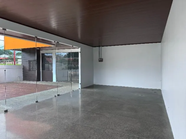 OPRTUNIDAD DE INVERSIÓN! PLAZA COMERCIAL NUEVA! en Guácima, Alajuela — $975,000 - Foto 3 de 12
