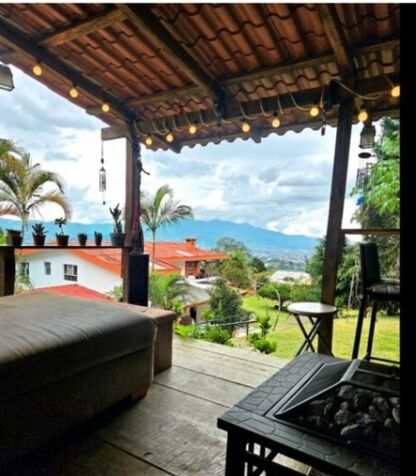 Casa Exclusiva con amplio terreno en San Ramon de Tres Ríos en San Ramón, La Unión, Cartago — $585,000