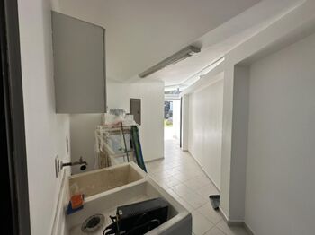 Arquitectura, Naturaleza y Exclusividad: Mansión con Piscina en Lote de 1.500 m² in Piedades, Santa Ana, San José — $555,000 - Photo 5 of 11