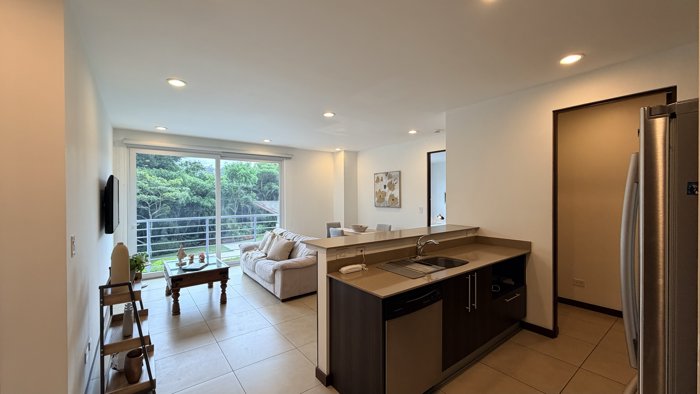 Alquiler de apartamento amueblado en Distrito 4, Escazú in San Rafael, Escazú, San José — $2,000