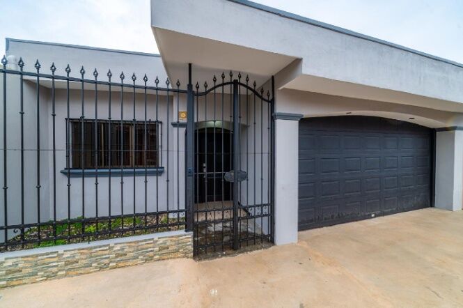 Se vende casa en San Ramón, Alajuela, Costa Rica en San Juan, San Ramón, Alajuela — ₡ 130 000 000