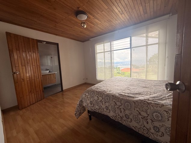 Casa con vista espectacular in San Antonio, Escazú, San José — $4,500 - Photo 2 of 10