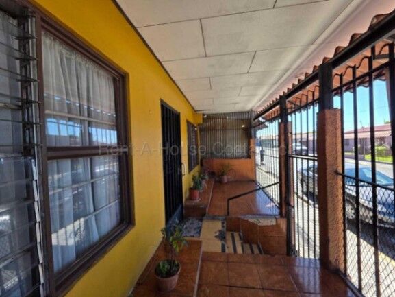 MLS-26-1575 LS VENTA CASA ORIENTAL CARTAGO CONTACTENOS AL # 86127562 in Oriental, Cartago — $100,000