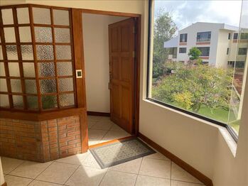 VENTA DE APARTAMENTO, SANTO DOMINGO, HEREDIA, CONDOMINIO BOUGAINVILLEA en Santo Tomás, Santo Domingo, Heredia — $390,000 - Foto 5 de 17