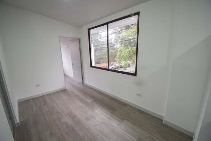 Apartamento con Línea Blanca de 1 Habitación en Barrio Escalante in Carmen, San José — $115,900 - Photo 3 of 15
