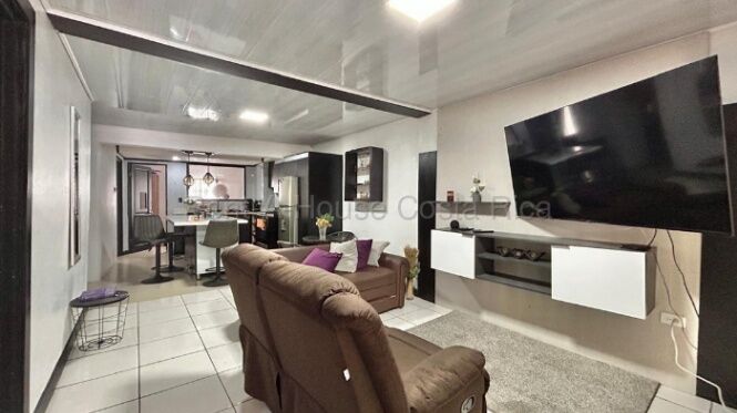 Venta de Hermosa Casa en El Guarco de Tobosí.  in Tobosi, El Guarco, Cartago — $95,000