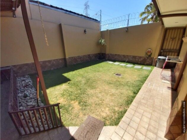 ALQUILER AMPLIA CASA EN CONDOMINIO SANTA ANA POZOS en Pozos, Santa Ana, San José — $1,450