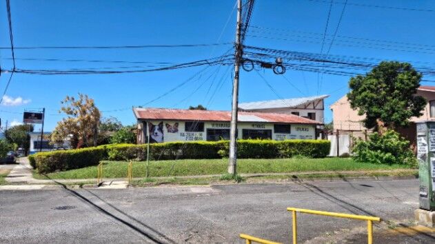 VENTA DE LOCAL MÁS APARTAMENTOS. USO DE SUELO MIXTO. OPORTUNIDAD DE INVERSIÓN EN ZAPOTE. en Zapote, San José — $570,000 - Foto 3 de 10