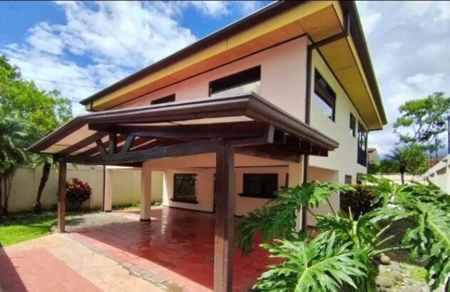 SE VENDE BELLÍSIMA CASA EN POZOS DE SANTA ANA.  in Pozos, Santa Ana, San José — $450,000