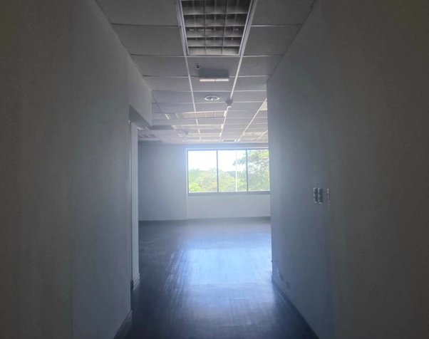 ALQUILER DE OFICINA, SAN JOSÉ, SANTA ANA, PARQUE EMPRESARIAL FORUM 1 en Santa Ana, San José — $1,637