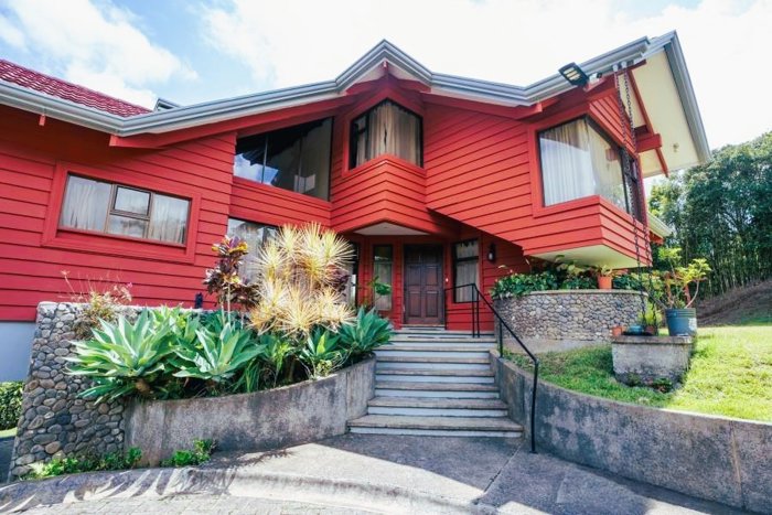 SE VENDE EXCLUSIVA CASA TIPO CHALET EN VOLIO, SAN RAMÓN in Volio, San Ramón, Alajuela — $551,000