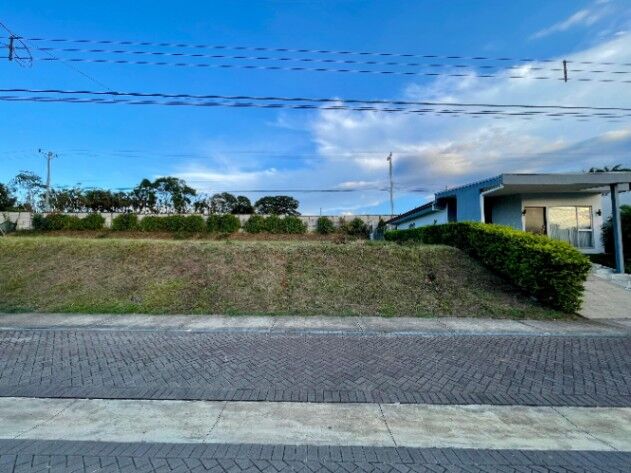 BELLA PROPIEDAD EN CONDOMINIO ALTA VISTA, GRECIA.  en Grecia, Alajuela — ₡ 24 000 000