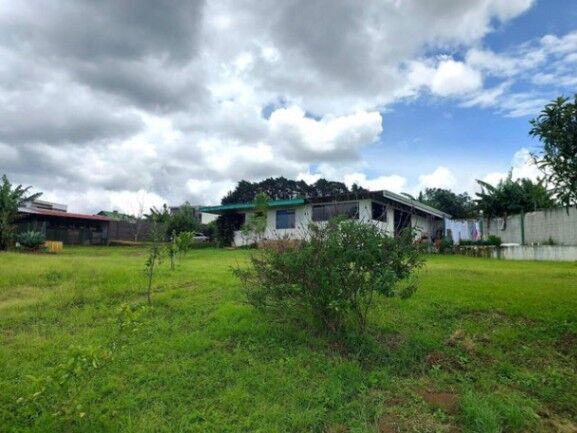 Se vende casa con mas de 7,000m2 de lote en San Rafael de Heredia 25-186 en San Rafael, Heredia — ₡ 228 000 000