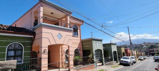 Venta de Casa en Hatillo, San José.  en Hatillo, San José — $180,000